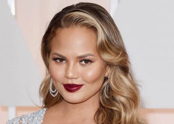 Chrissy Teigen undergoes surgery again