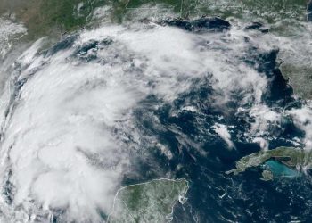 Cyclone hits India’s East Coast