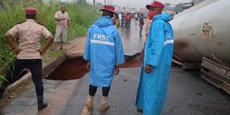 Federal Government to fix failed portion of Onitsha-Owerri Road