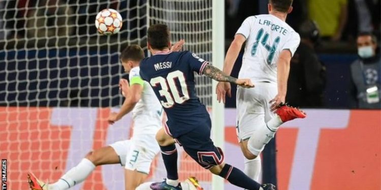 Messi scores first PSG goal in win over City