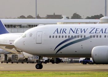 New Zealand tightens travel rules