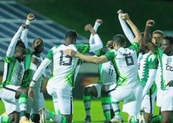 Eagles Hope To Maintain Perfect Start Against CAR