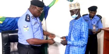 Zamfara Police Command Presents Cheques to Families of Slain Policemen