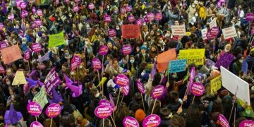 Turkish Police Break up Violence Against Women Protest