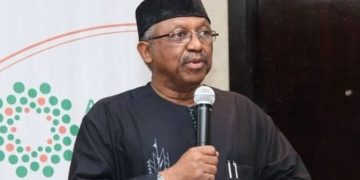 Federal Government Yet to Restrict Travelers Amid Omicron Variant