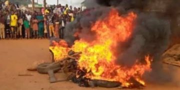 Two Thieves Set Ablaze in Akwa Ibom State