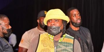Wale Makes Surprise Appearance at Wizkid’s Show in Lagos