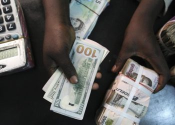 Naira Falls to N581/$1 at the Parallel Market