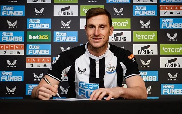 Newcastle Signs Zealand Striker Chris Wood