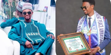 Nigerian Comedian Dedicates Award to #EndSARS Victims