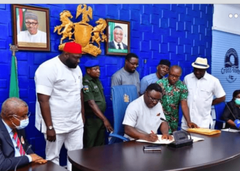 Governor Ayade signs 2022 budget into law