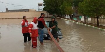 Floods in Southern Iran kill 8