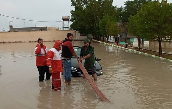 Floods in Southern Iran kill 8