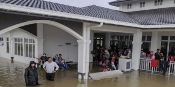 Malaysia Floods Displace 12,000
