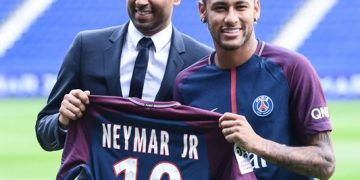 Neymar to Play for Paris st Germain