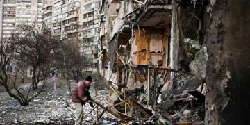 Rocket Attacks in Ukraine Claim Lives