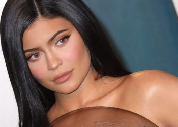 Jenner speaks on struggles after childbirth