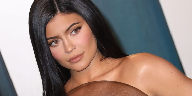 Jenner speaks on struggles after childbirth