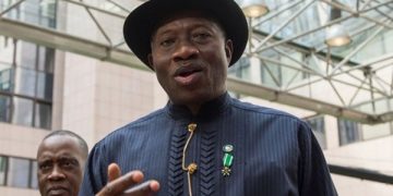 Jonathan Urges Bayelsa Youths to Shun Violence