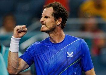 Murray Beats Delbonis in First Round of Miami Open