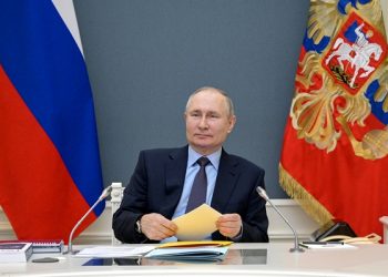 Russia Expels 10 Diplomats
