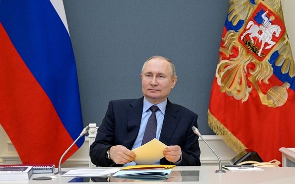 Russia Expels 10 Diplomats