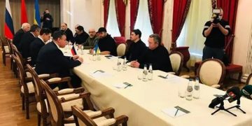 Russia and Ukraine to hold talks