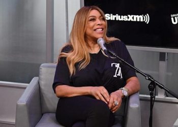 Wendy Williams Calls out Bank for Freezing Account