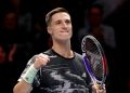 Salisbury to become third British world number one