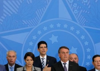 10 members of Brazilian president’s cabinet resign