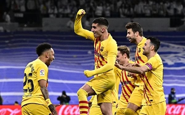 Barca beats Real Sociedad 1-0 to move to second spot