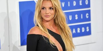Spears to Publish memoir