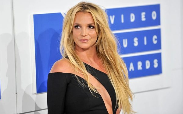 Spears to Publish memoir