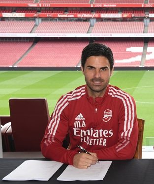 Arteta Signs New Contract with Arsenal
