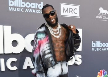Burna boy Performs His Latest Song at the Billboard Music Awards