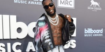 Burna boy Performs His Latest Song at the Billboard Music Awards