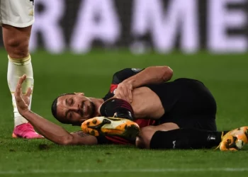 Ibrahimovic Out For Eight Months Over Knee Injury