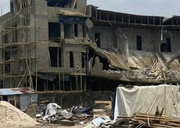 Collapsed building in Lagos Claim lives