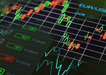 Naira Falls to N604/$