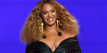 Beyoncé to Release First Solo Album