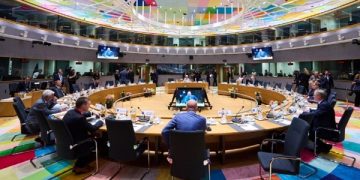 European Council Grants Ukraine and Moldova Candidate Status
