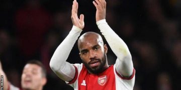 Lacazette Re-signs for Lyon