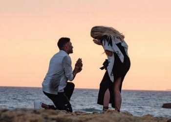 Oxlade-Chamberlain Engages Girlfriend