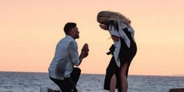 Oxlade-Chamberlain Engages Girlfriend