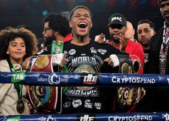 Haney beats Kambosos to become lightweight world Champion