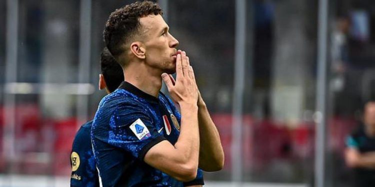 Tottenham signs Croatian star, Perisic