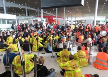 Airport Workers Embark On Strike In France