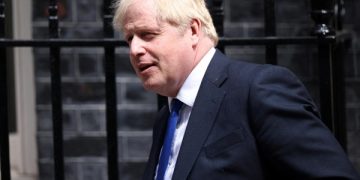 British Prime Minister Agrees to Resign