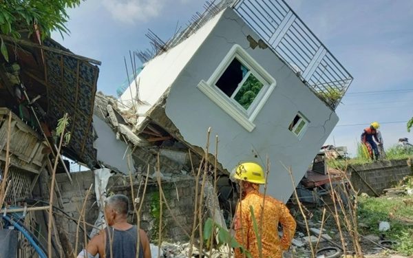 Earthquake Hits Philippines
