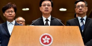 Hong Kong Swears in New Leader